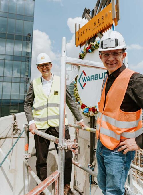 Piotr Pikuła, dyrektore kontraktu z Warbud SA, oraz Szymon Zduńczyk, członek zarządu i dyrektor zarządzający Karimpol Polska Sp. z o.o.