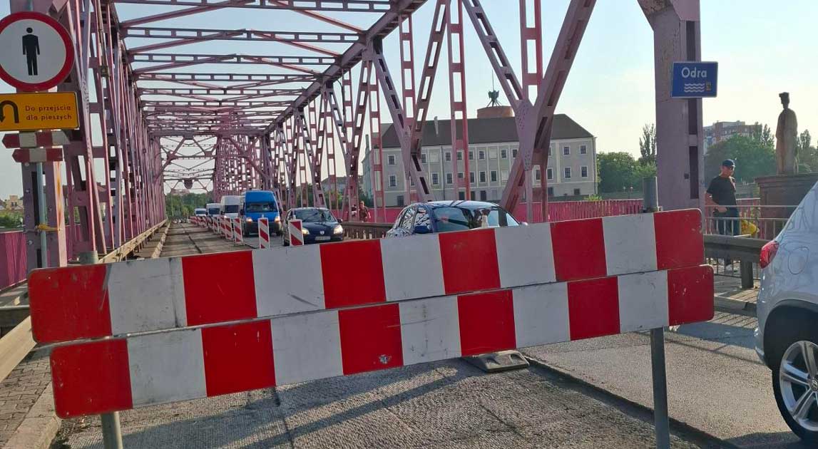 Sterowanie ruchem na Moście Tolerancji podczas remontu dylatacji