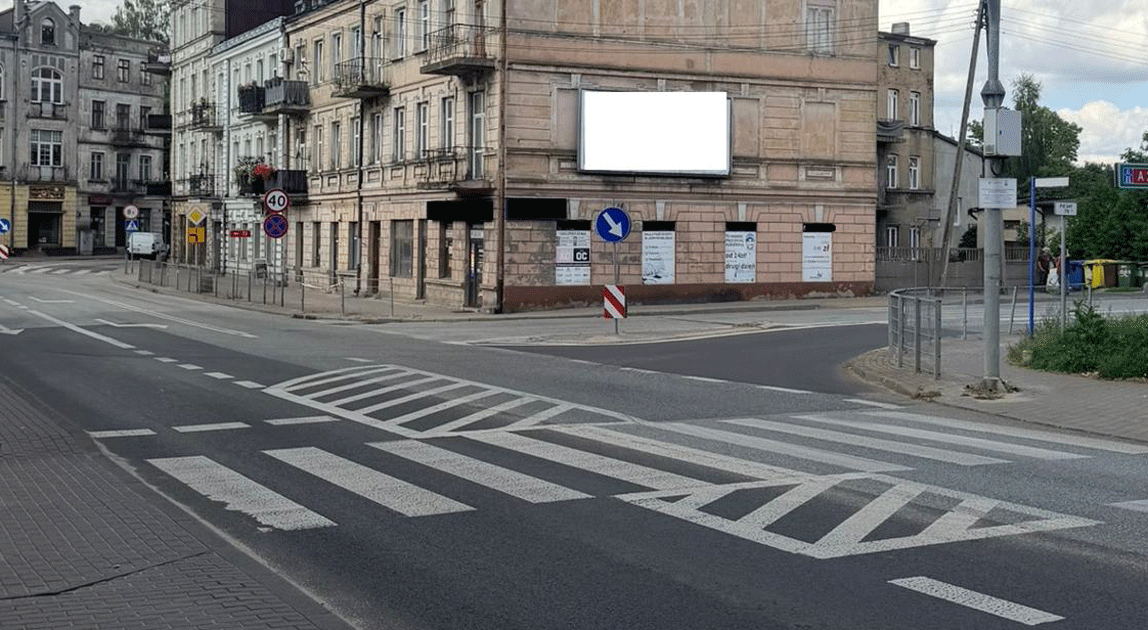 Skrzyżowanie DK72 i DW704 w Brzezinach przed rozpoczęciem przebudowy