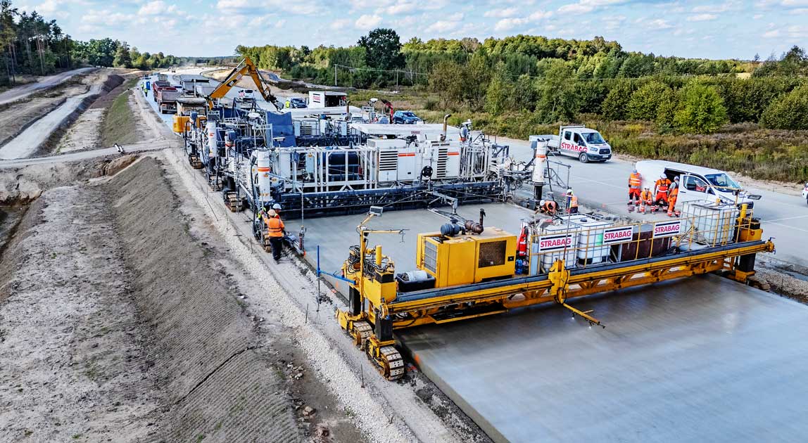 Autostrada A2, okolice Siedlec, budowa nawierzchni betonowej o obniżonym śladzie węglowym
