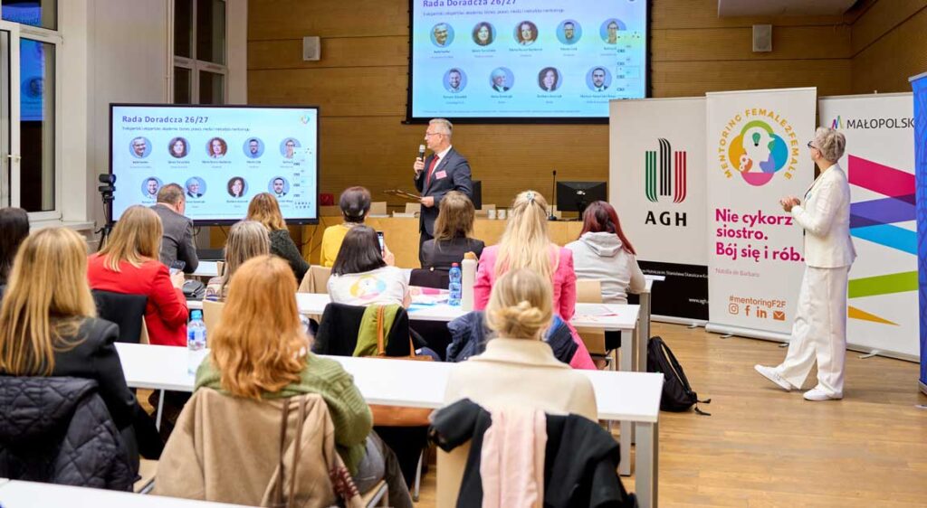 Uczestniczki programu MentoringF2F oraz zaproszeni goście podczas inauguracji programu