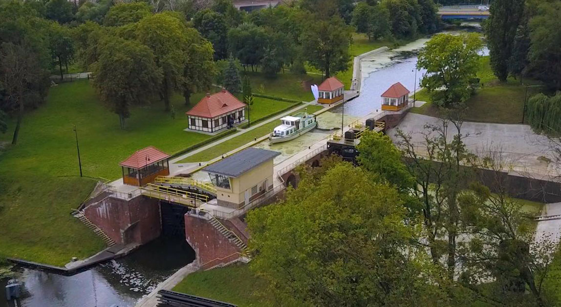 Śluza Okole na Kanale Bydgoskim widziana z lotu ptaka