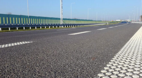Naprawa dylatacji na A8 – widok na jezdnię Autostradowej Obwodnicy Wrocławia
