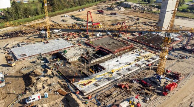 Prace fundamentowe na terenie budowy elektrowni w Gdańsku