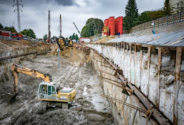 Wykop łącznika pomiędzy szachtami Komora Odolanowska w ramach budowy tunelu śrdnicowego w Łodzi