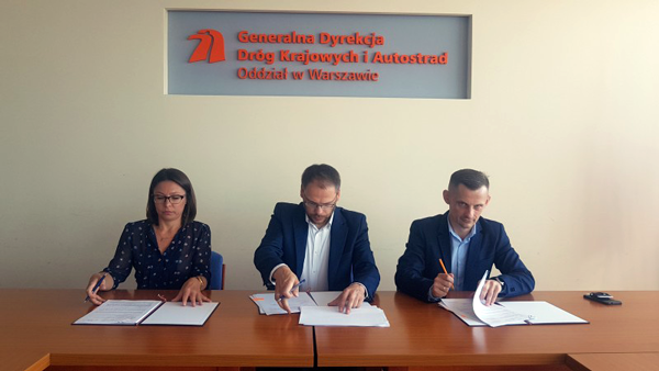 Podpisanie umowy, fot. GDDKiA O/Warszawa