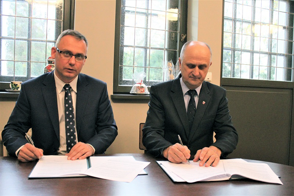 Podpisanie umowy pożyczki, fot. WFOŚiGW w Toruniu