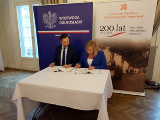 Podpisanie umowy, fot. GDDKiA O/Wrocław