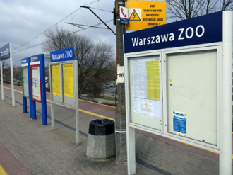 Nowe oznakowanie na przystanku Warszawa ZOO, fot. PKP PLK