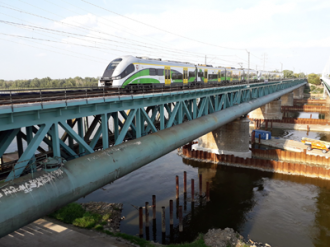 Pociągi kursują po Moście Gdański, fot. PKP PLK