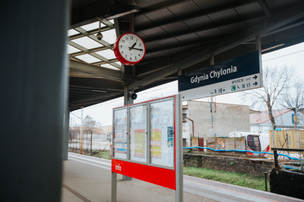 Widok peronu Gdynia Chylonia, fot. Soletache Polska
